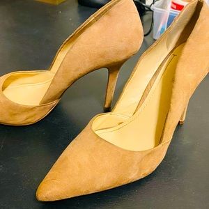 BCBG Women’s Pump Shoes Heels Stilettos in Cream Color